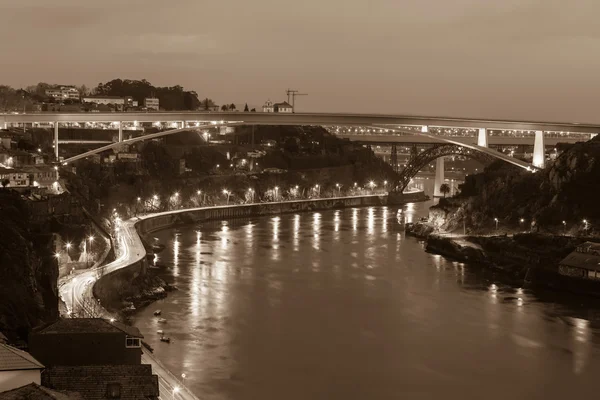 Vue d'ensemble de Porto, Portugal la nuit — Photo