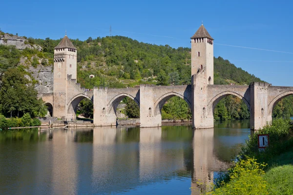 De Valentre-brug in de stad Cahors — Stockfoto