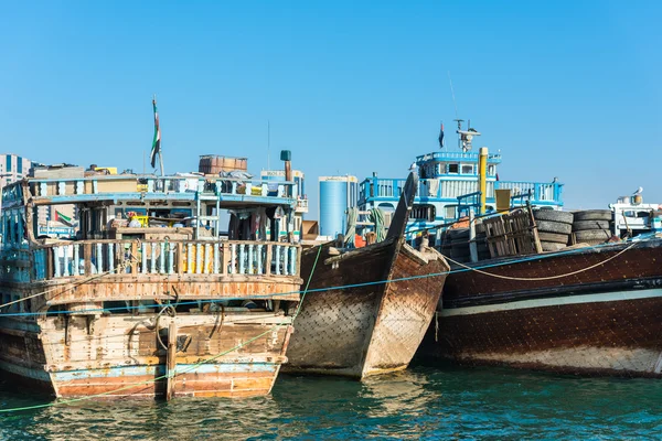 Barche da carico arabe tradizionali — Foto Stock