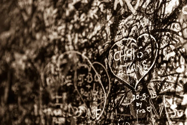 Le mur plein de messages — Photo