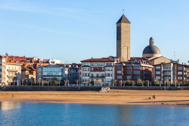 Las arenalarda Getxo sahil ve Kilisesi