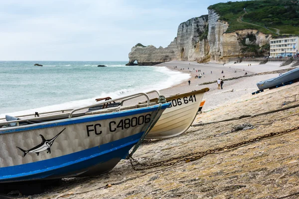 Vista de la playa y barcos de pesca — Foto de Stock