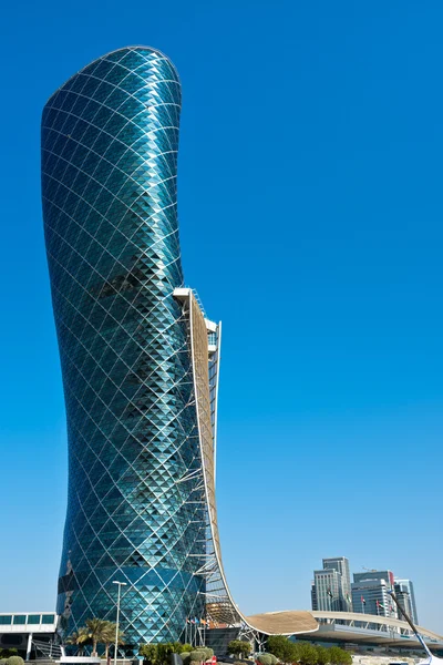 Capital Gate tower w Abu Dhabi — Zdjęcie stockowe