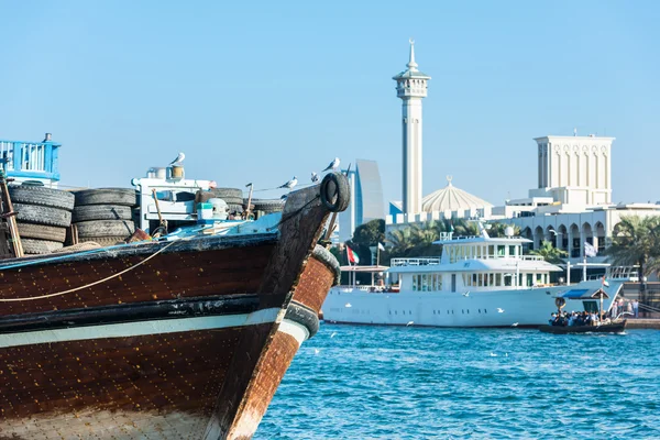 Bateaux de charge arabes traditionnels — Photo