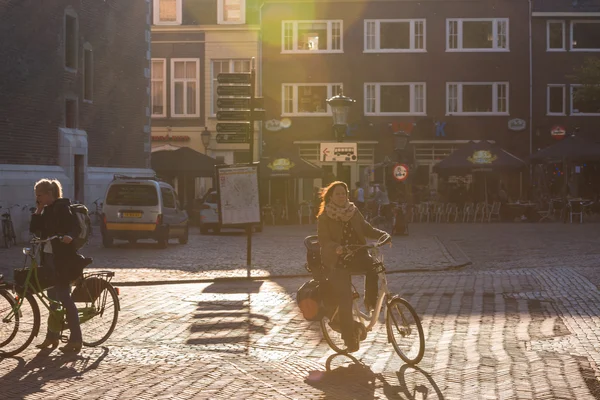 Gente en la calle de Utrecht — Foto de Stock