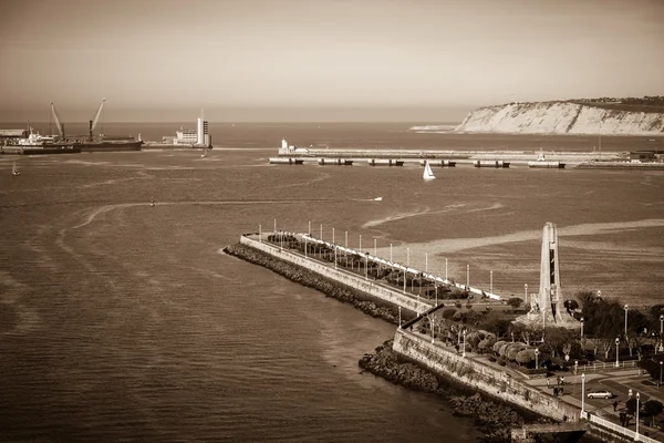 El Abra-öbölre és a Getxo pier — Stock Fotó