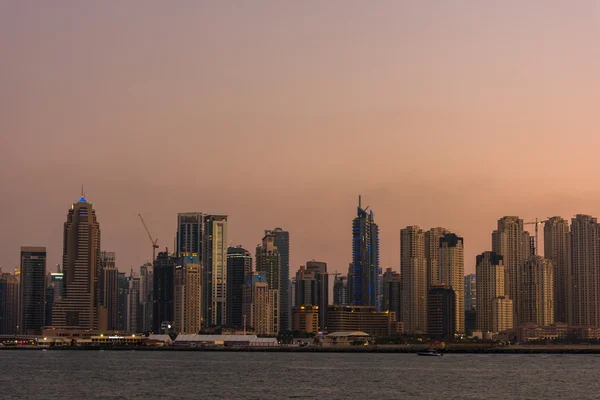 두바이, 아랍 에미리트의 저녁 풍경 — 스톡 사진
