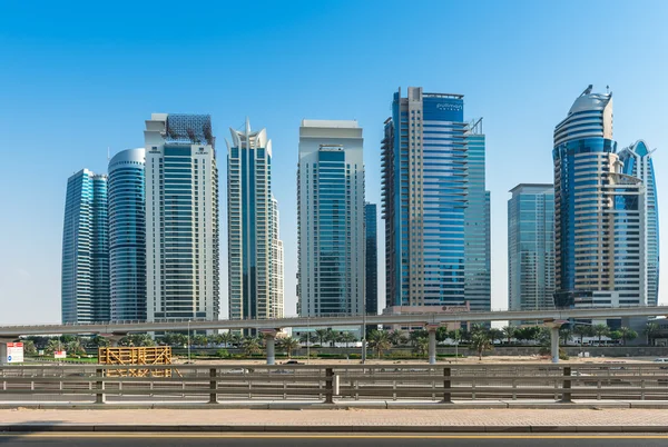 Jumeirah Lakes Towers in Dubai — Stockfoto