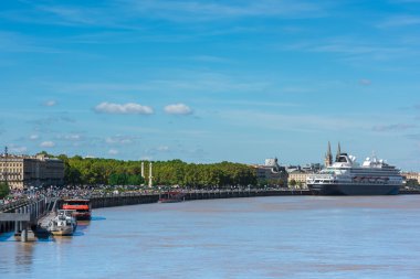 Ünlü Hollandalı gemisi Prinsendam  