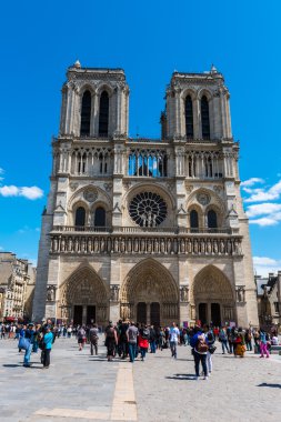  Paris 'teki Notre Dame Katedrali