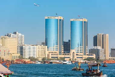 Dubai creek at geleneksel Arapça tekneler