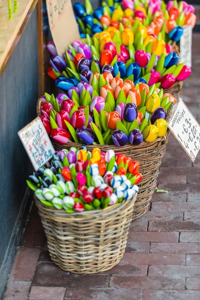 Wooden tulips an Amsterdam market — Stock Photo, Image