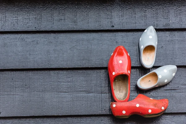 Zapatos de madera holandeses tradicionales — Foto de Stock