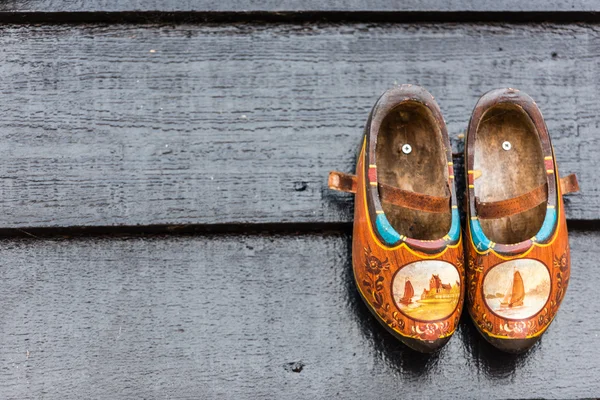 Chaussures traditionnelles néerlandaises en bois — Photo