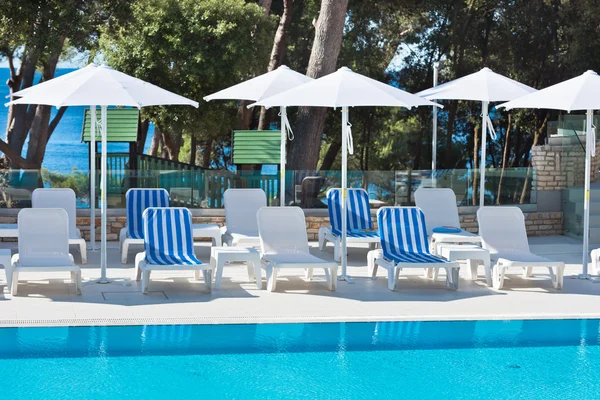 Hotel Poolside Chairs — Stock Photo, Image