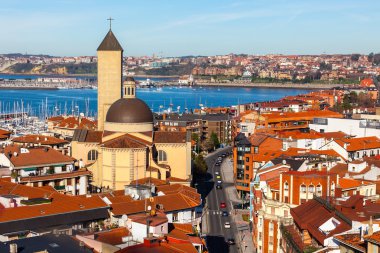 Las arenalarda Getxo sahil ve Kilisesi