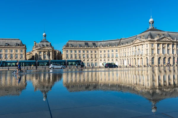 Spegel fontän i Bordeaux — Stockfoto