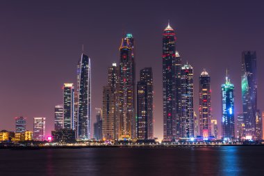 Gece cityscape Dubai