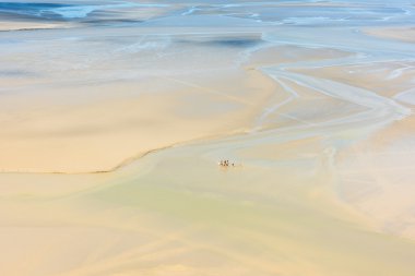 Mont Saint Michel duvarlarından görüntülemek