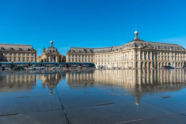 Fonte do espelho em Bordeaux — Fotografia de Stock