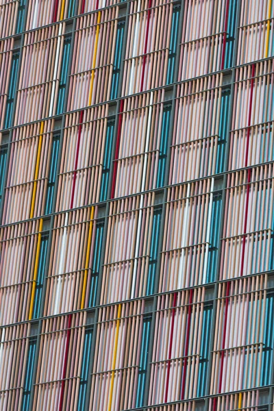 Façade gratte-ciel moderne — Photo