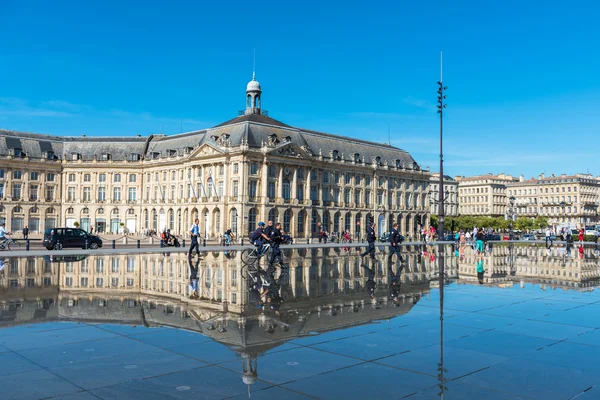 Spegel fontän i Bordeaux — Stockfoto