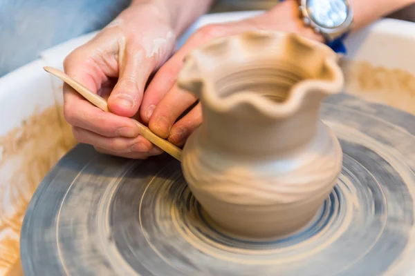 Pottering - creating a clay cup — Stock Photo, Image