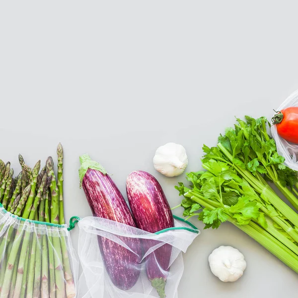 Legumes Orgânicos Frescos Eco Reutilizáveis Produzem Sacos Compras Flat Lay — Fotografia de Stock