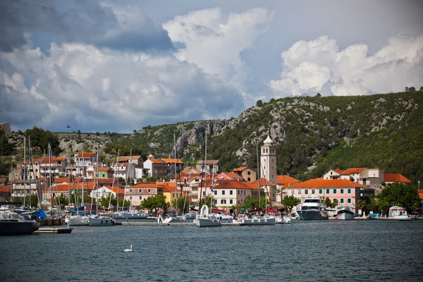 Skradin es una pequeña ciudad histórica en Croacia —  Fotos de Stock