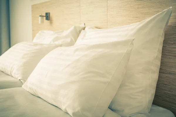 Bed in Hotel room — Stock Photo, Image