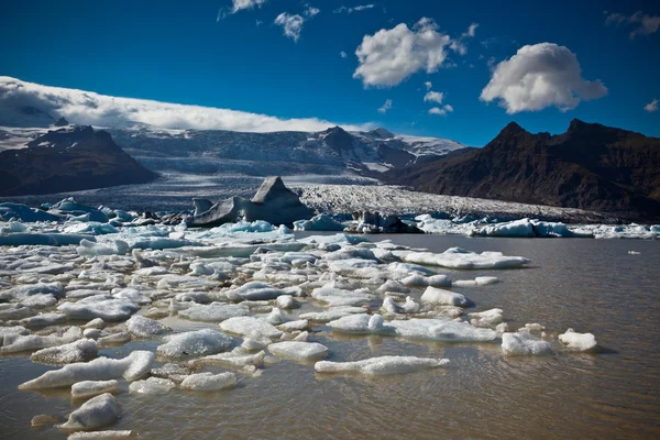 Jokulsarlon gletsjer lagune in vatnajokull nationaal park, IJsland — Stockfoto