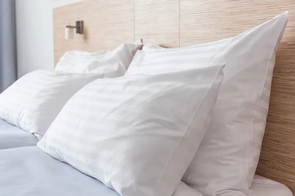 Bed in Hotel room — Stock Photo, Image