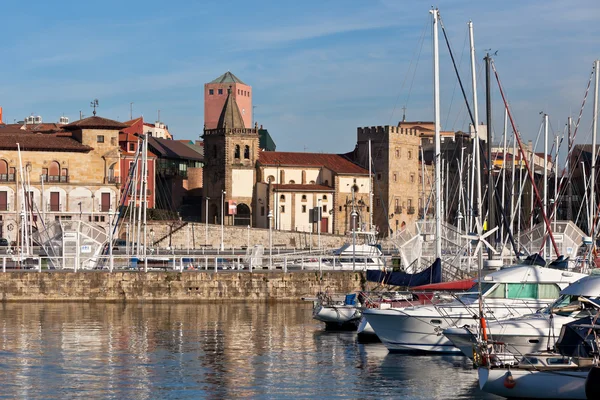 Vista del Puerto Viejo de Gijón y Yates — Foto de Stock