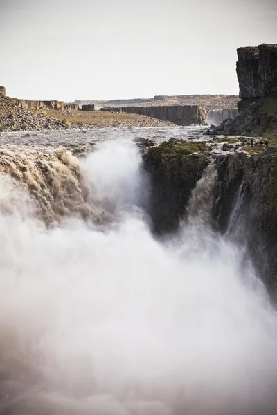 Dettifoss vodopád Islandu na zatažené počasí — Stock fotografie