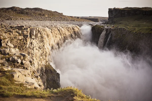 Καταρράκτης DETTIFOSS στην Ισλανδία στο νεφελώδης καιρός — Φωτογραφία Αρχείου