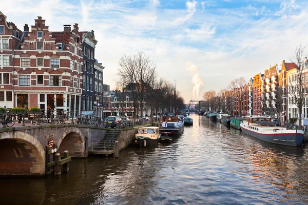 阿姆斯特丹运河街视图 — 图库照片
