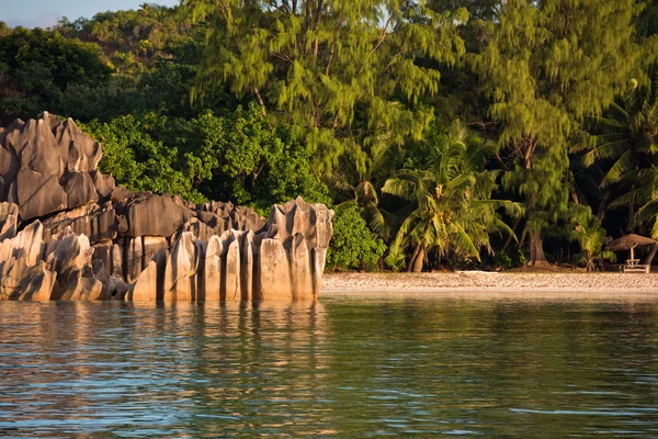 Tropisk strand på Curieuse island Seychelles — Stockfoto