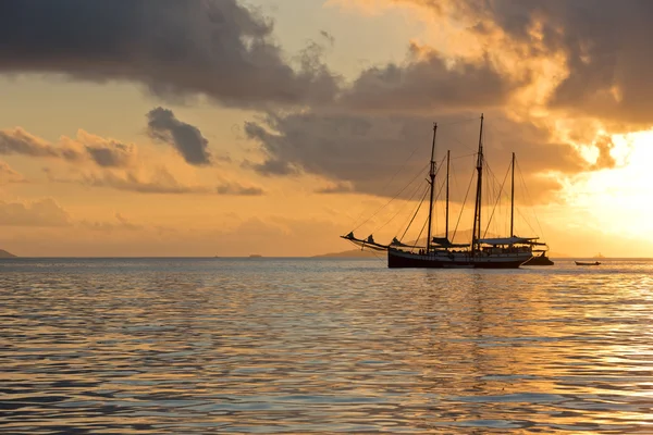 Bateau de plaisance à l'océan Indien — Photo