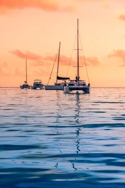 Fritids yachter på Indiska oceanen — Stockfoto