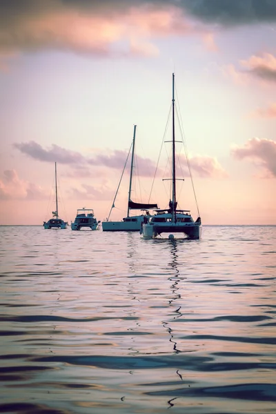 Bateau de plaisance à l'océan Indien — Photo