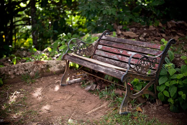 Alte Holzbank — Stockfoto