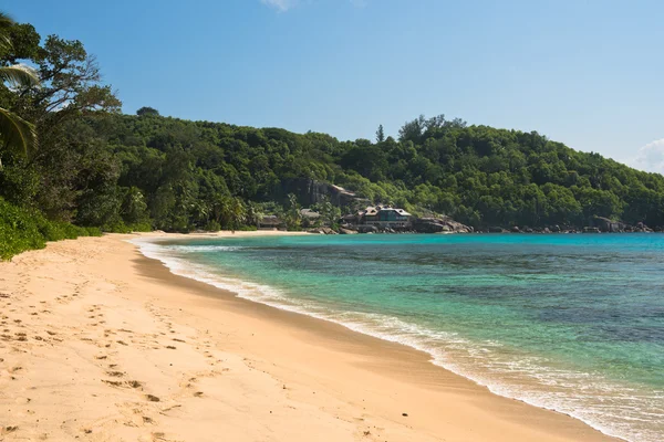 Spiaggia tropicale sull'isola di Mahe — Foto Stock