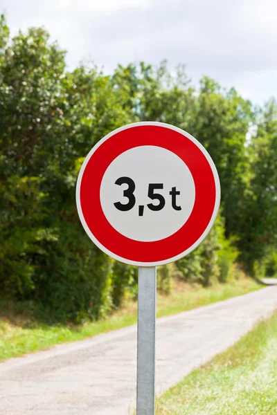 Traffic sign of 3,5 tons — Stock Photo, Image