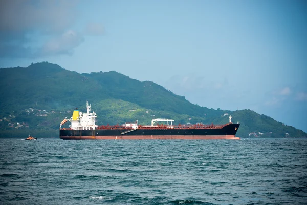 Cargo ship sailing — Stock Photo, Image