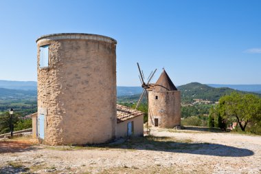 Saint Saturnin les Apt yel değirmeni,