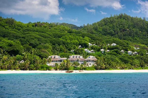 Coastline with a house in the forest — Stock Photo, Image