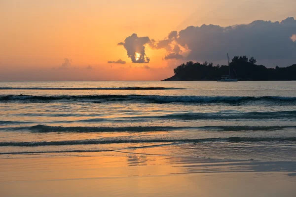 Tropical sunset ocean — Stock Photo, Image