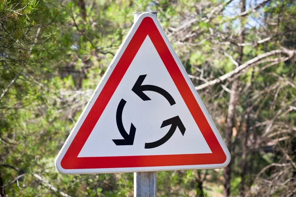 Rotonde verkeersbord — Stockfoto