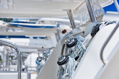 Vinçler ve halatlar, yat ayrıntı yelken