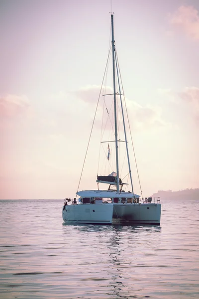 Bateau de plaisance à l'océan Indien — Photo